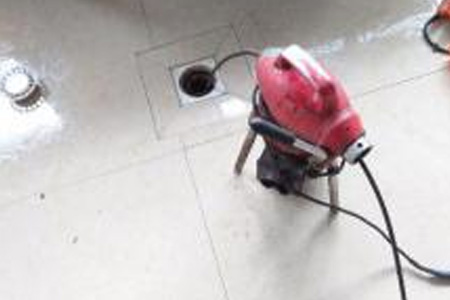 拉屎马桶堵了怎样疏通,滁州天长大通厨房下水管维修价格-市政疏通